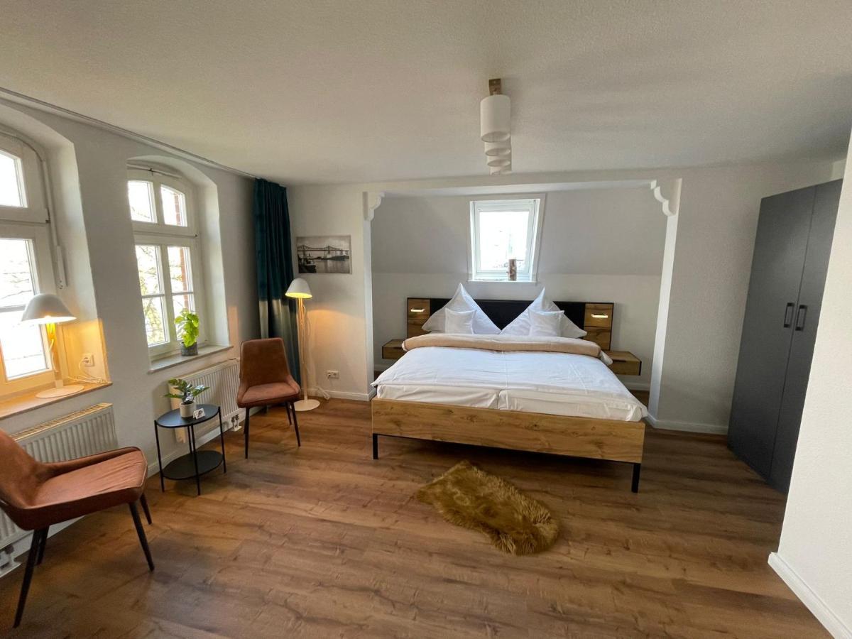 Kanal-Haus "Das Gaestehaus Direkt Am Nok" Osterrönfeld Esterno foto