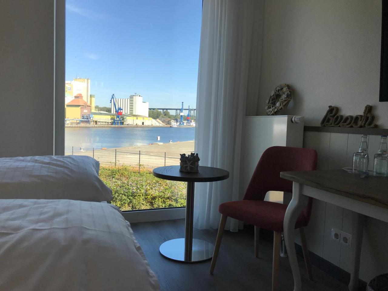Kanal-Haus "Das Gaestehaus Direkt Am Nok" Osterrönfeld Esterno foto