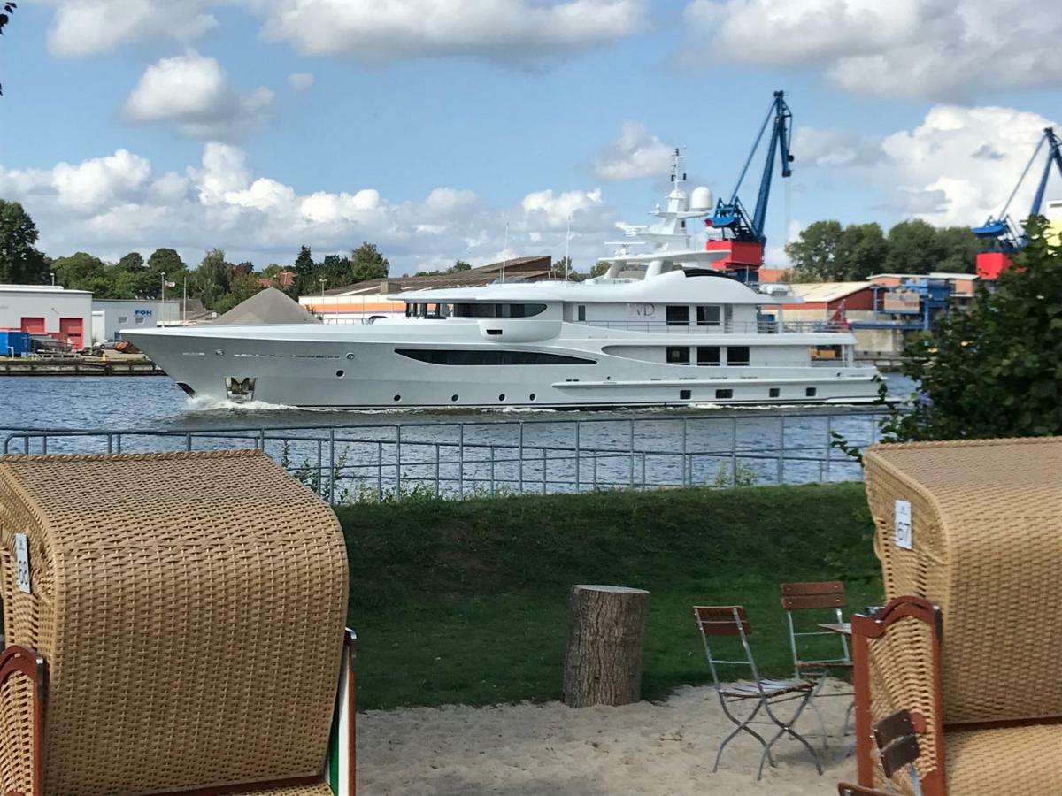 Kanal-Haus "Das Gaestehaus Direkt Am Nok" Osterrönfeld Esterno foto